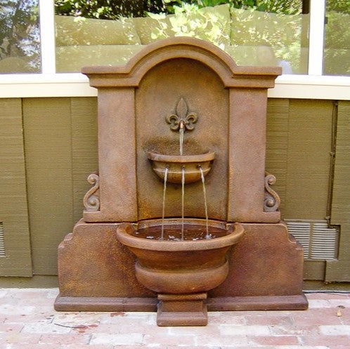 Giannini Garden Flaminia Fleur De Lis Wall Outdoor Water Fountain