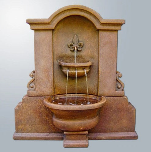 Giannini Garden Flaminia Fleur De Lis Wall Outdoor Water Fountain