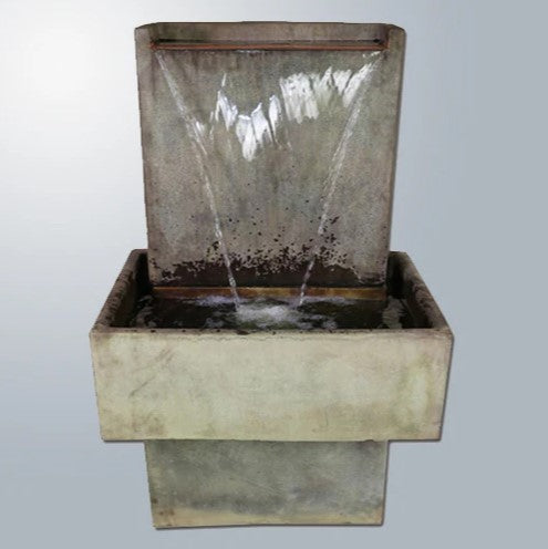Giannini Garden Lamina Wall Fountain Tall